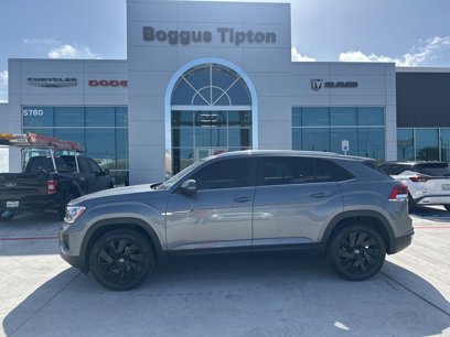 Used 2024 Volkswagen Atlas Cross Sport SE w/ Panoramic Sunroof Package