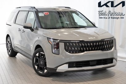 Certified 2025 Kia Carnival EX