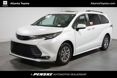Used 2022 Toyota Sienna XLE