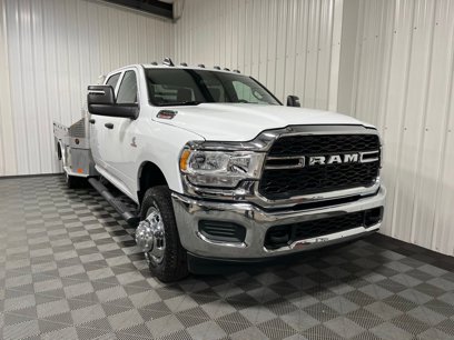 New 2024 RAM 3500 Tradesman w/ Chrome Appearance Group
