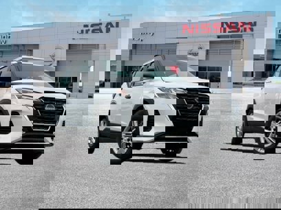 New 2025 Nissan Kicks Play S