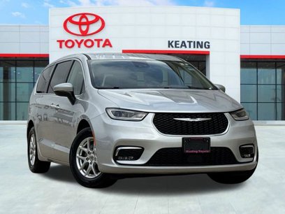 Used 2023 Chrysler Pacifica Touring-L