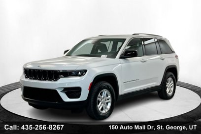 Used 2023 Jeep Grand Cherokee Laredo