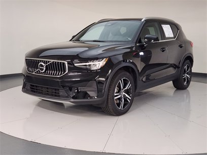 Used 2025 Volvo XC40 B5 Core