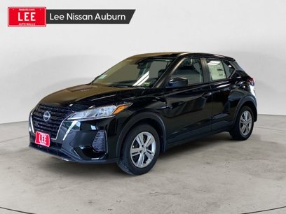New 2025 Nissan Kicks Play S