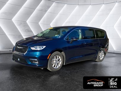 Used 2023 Chrysler Pacifica Touring-L