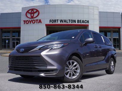 Used 2022 Toyota Sienna LE