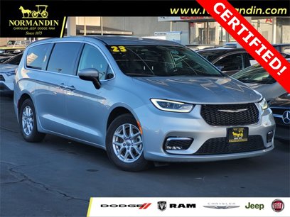 Certified 2023 Chrysler Pacifica Touring-L