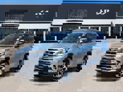Used 2017 Toyota Highlander Limited