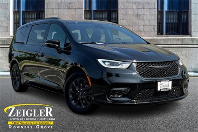 Used 2021 Chrysler Pacifica Touring w/ S Appearance Package