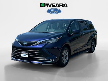 Used 2022 Toyota Sienna XLE