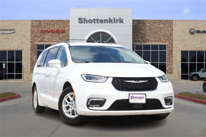 Used 2022 Chrysler Pacifica Touring-L