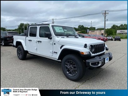 New 2025 Jeep Gladiator Sport