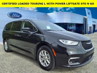 Used 2023 Chrysler Pacifica Touring-L
