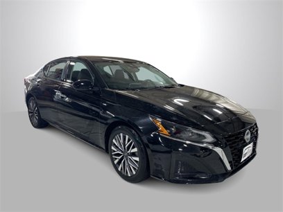 Used 2023 Nissan Altima 2.5 SV
