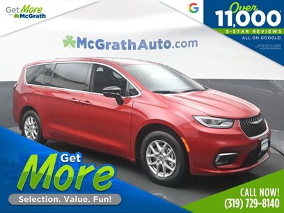 New 2025 Chrysler Pacifica Select