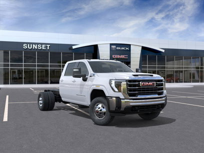 New 2025 GMC Sierra 3500 SLE w/ SLE Convenience Package