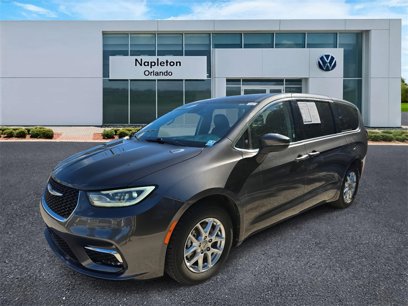 Used 2023 Chrysler Pacifica Touring-L
