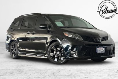 Used 2020 Toyota Sienna SE Premium