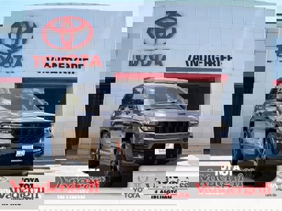 Used 2024 Jeep Grand Cherokee Limited w/ Luxury Tech Group II