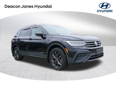 Used 2023 Volkswagen Tiguan SE w/ Panoramic Sunroof Package