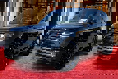 New 2025 Land Rover Range Rover SE
