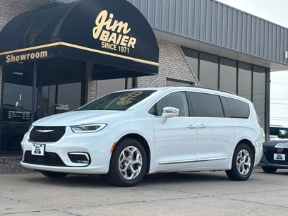 Used 2022 Chrysler Pacifica Limited