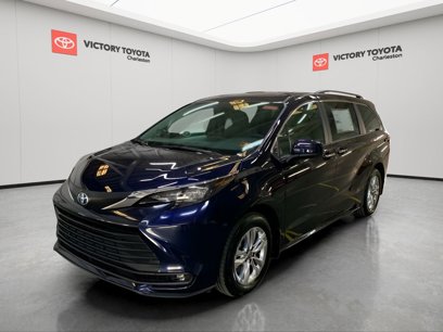New 2025 Toyota Sienna XLE