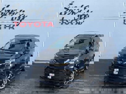 Used 2023 Toyota Sienna LE