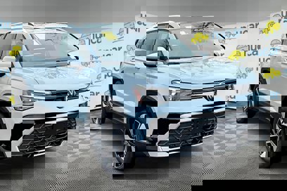 New 2025 Volkswagen Taos SE
