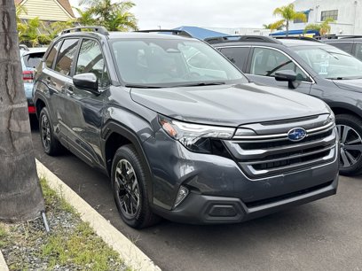 New 2025 Subaru Forester Premium w/ Convenience Package #1