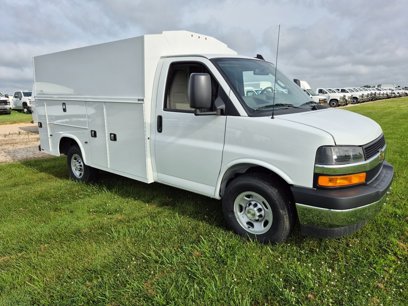 New 2025 Chevrolet Express 3500 w/ Power Convenience Package