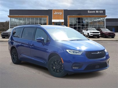 Used 2021 Chrysler Pacifica Limited w/ S Appearance Package