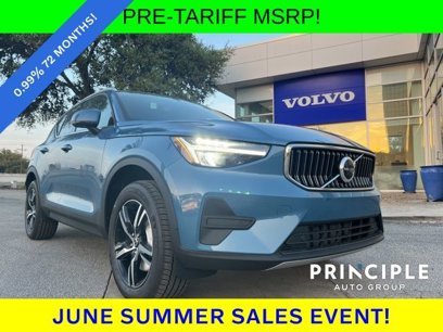New 2025 Volvo XC40 B5 Core