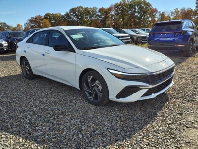New 2025 Hyundai Elantra SEL