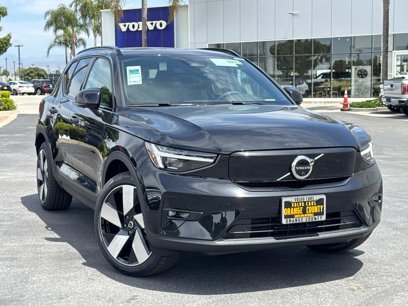 New 2025 Volvo EX40 Plus w/ Climate Package
