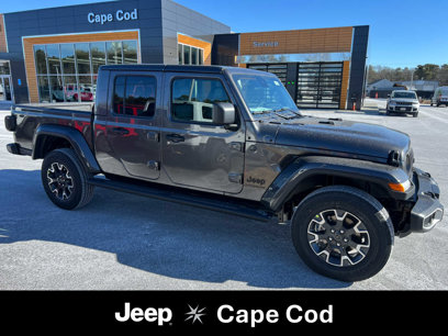 New 2025 Jeep Gladiator Sport w/ Premium Package