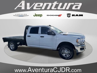 New 2023 RAM 3500 Tradesman w/ Chrome Appearance Group