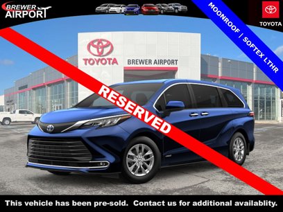 New 2025 Toyota Sienna XLE