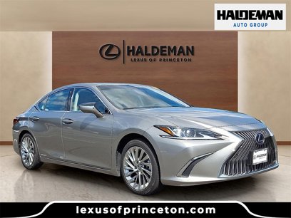Used 2019 Lexus ES 300h w/ Luxury Package