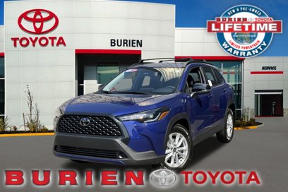 New 2025 Toyota Corolla Cross LE w/ Moonroof Package
