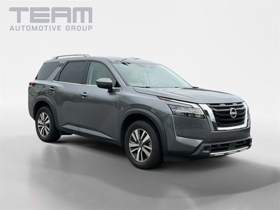 Used 2023 Nissan Pathfinder SL