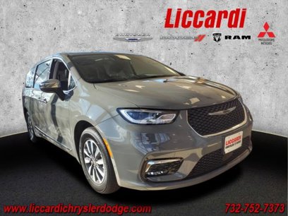 New 2023 Chrysler Pacifica Limited