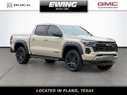 Used 2024 Chevrolet Colorado Z71 w/ Z71 Convenience Package 2