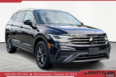 Used 2022 Volkswagen Tiguan SE w/ Panoramic Sunroof Package