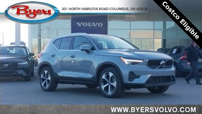 New 2025 Volvo XC40 B5 Core w/ Climate Package