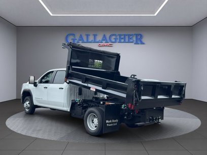 New 2025 GMC Sierra 3500 Pro w/ Convenience Package
