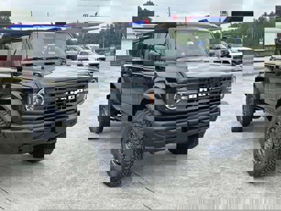 New 2025 Ford Bronco 4-Door w/ Sasquatch Package