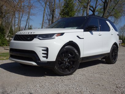 New 2025 Land Rover Discovery Dynamic SE