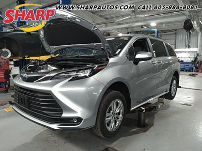 Used 2025 Toyota Sienna XLE w/ XLE Plus Package